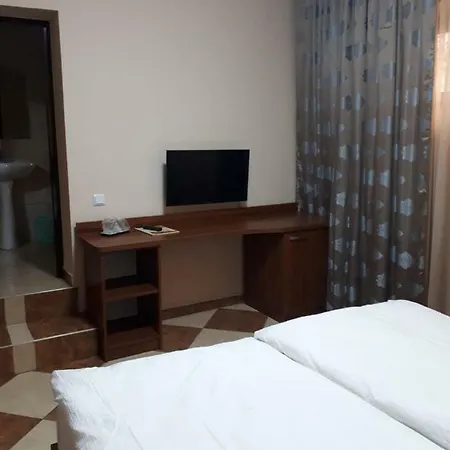 Gazde/Camere de închiriat Victoria 1