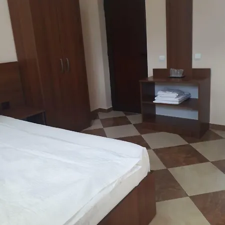 Victoria 1 Gazde/Camere de închiriat Câmpina